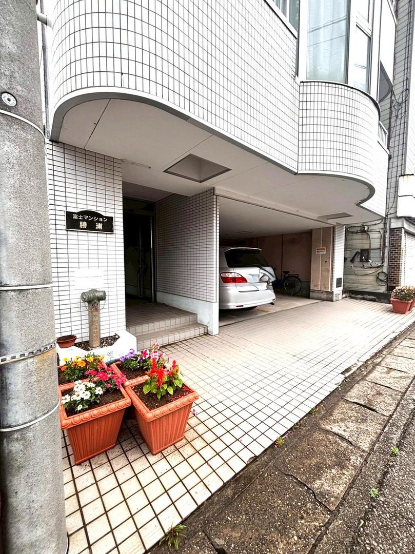 1DK Ocean View Apartment Near Katsuura Station in Chiba - Thumbnail 2