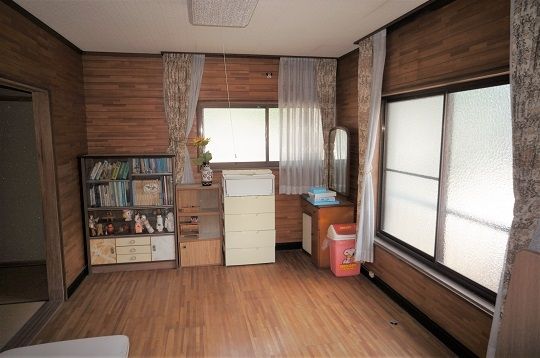9DK Wood & Concrete Block Family Home in Minamiawaji, Hyogo - Thumbnail 4