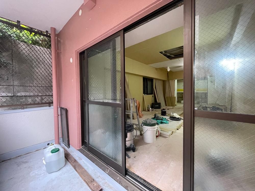 Renovated 1LDK Apartment near Kokusai Street in Naha, Okinawa - Thumbnail 4