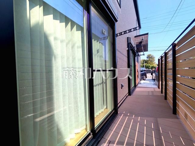 Modern 2LDK House for Sale in Fuchu, Tokyo - 78.86m² - Thumbnail 2