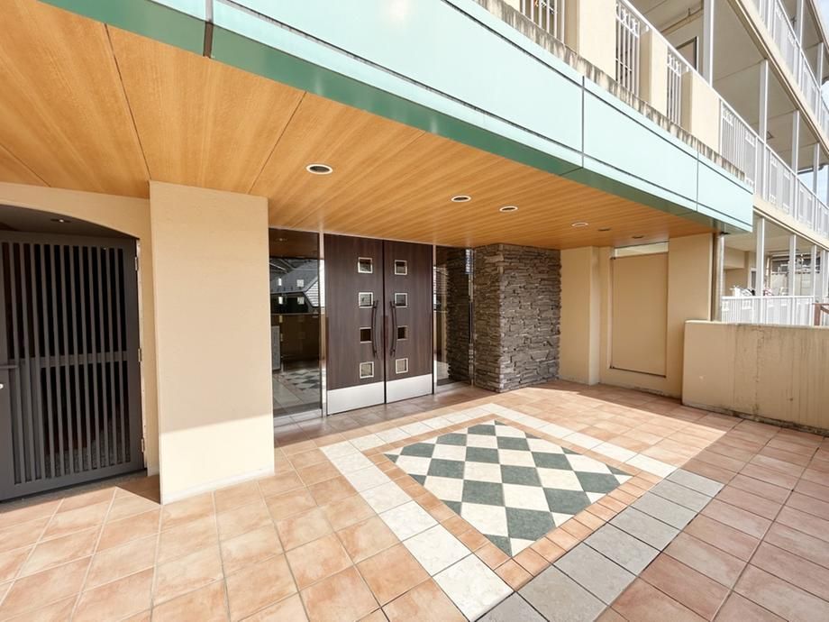 Sanctus Yokohama Mitsuzawa Park 2LDK+S Apartment for Sale - Thumbnail 3