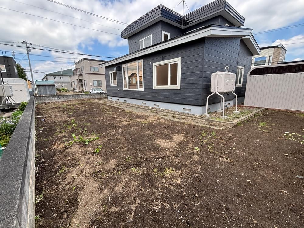Fully Renovated 4LDK House in Eniwa City, Hokkaido - Thumbnail 2