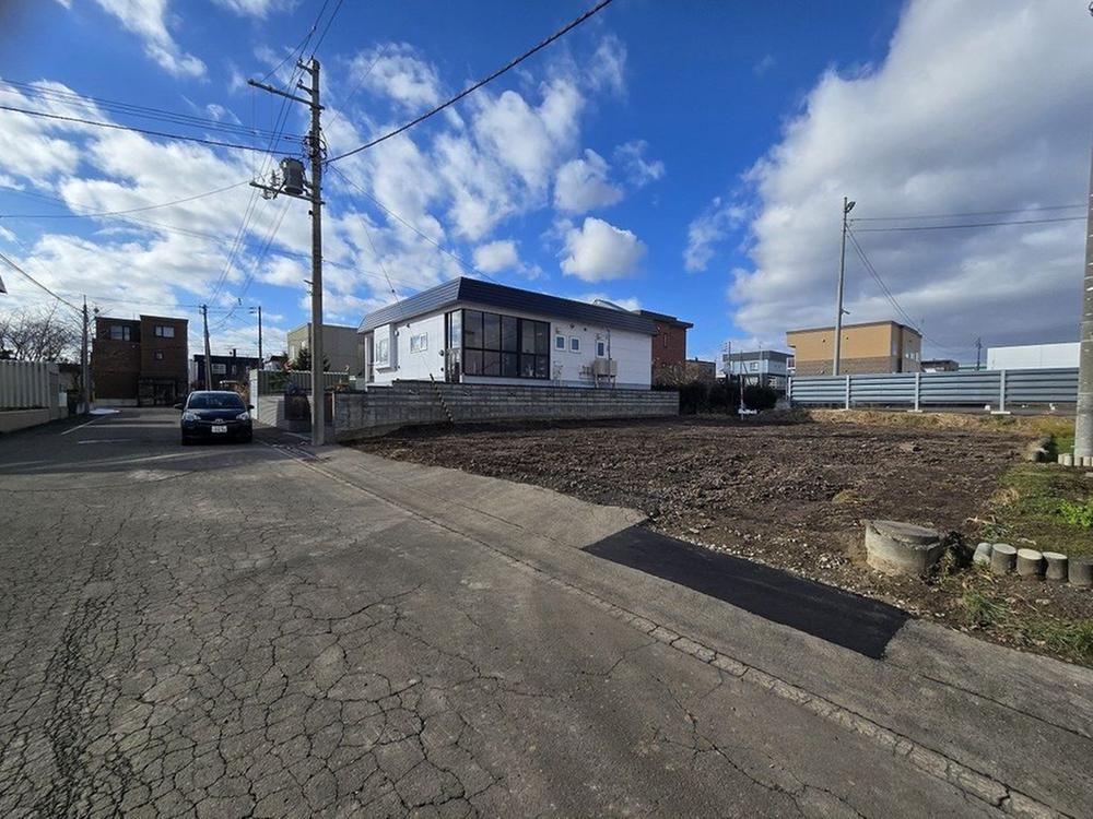 Land for Sale in Higashi Nopporo-cho, Ebetsu City, Hokkaido - 248.4 sqm - Thumbnail 2