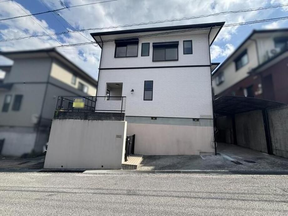 4SLDK Detached House for Sale in Kochi City, Shiomidai - Thumbnail 2
