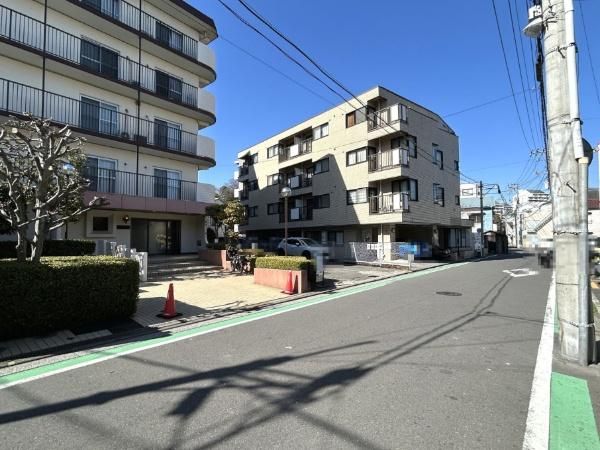 Renovated Studio Apartment in Yokohama Naka Ward - Thumbnail 2