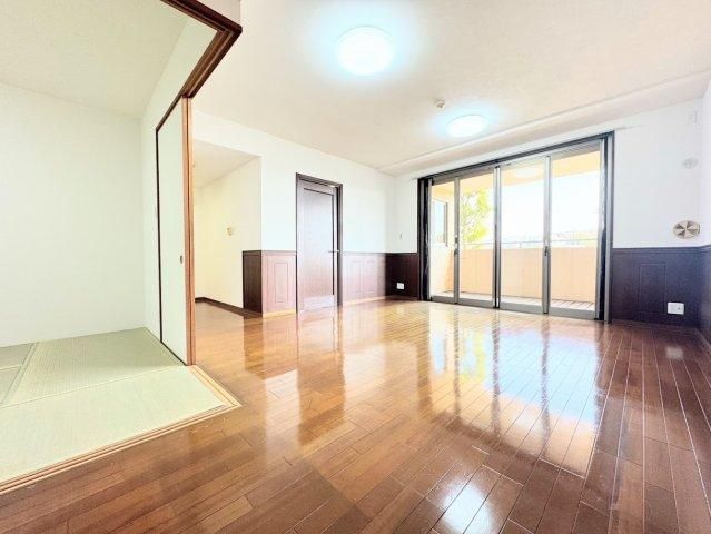 4LDK Apartment for Sale in Kawasaki, Kanagawa - 103m2 - Thumbnail 4