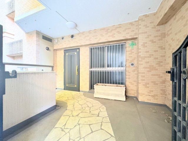 4LDK Apartment for Sale in Kawasaki, Kanagawa - 103m2 - Thumbnail 3
