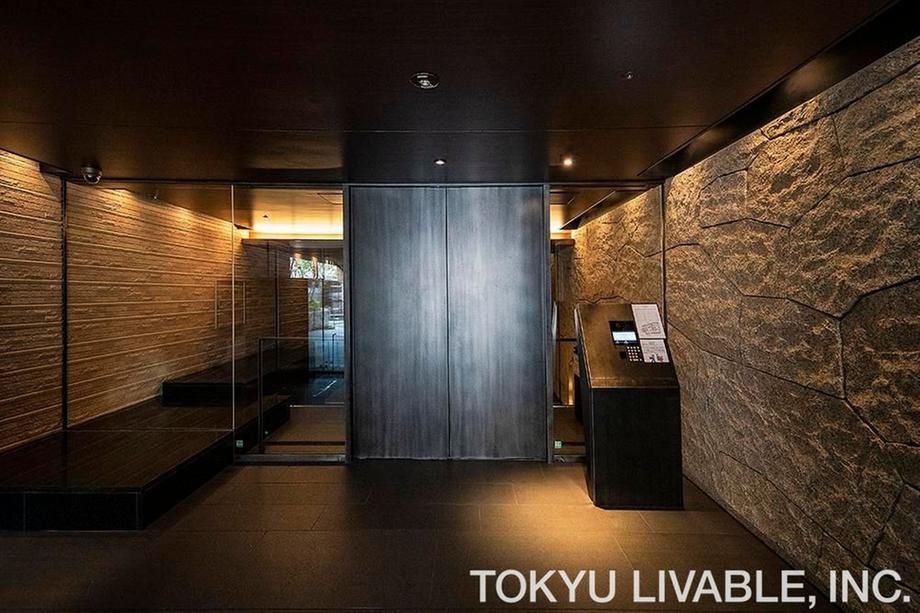3LDK 115m2 Apartment in Yoyogi-Uehara, Shibuya-ku - Thumbnail 2