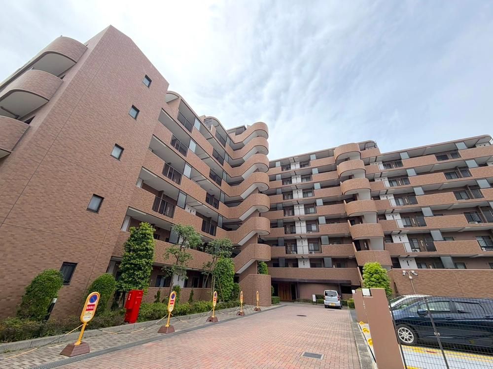 3LDK Renovated Apartment in Funabashi, Chiba for Sale - Thumbnail 2