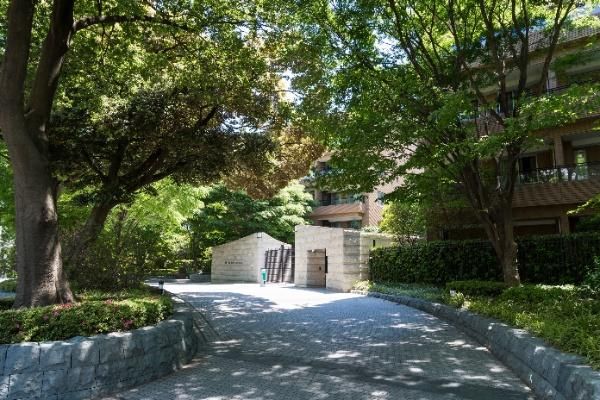 3LDK Apartment for Sale in Hiroo, Shibuya-ku, Tokyo - 96.48m2 - Thumbnail 3