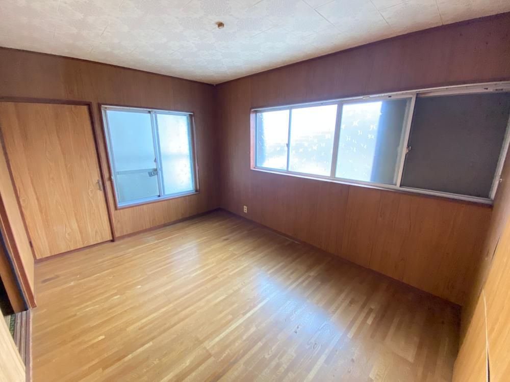5DK House for Sale near Yamato-Koizumi Station, Nara - Thumbnail 2