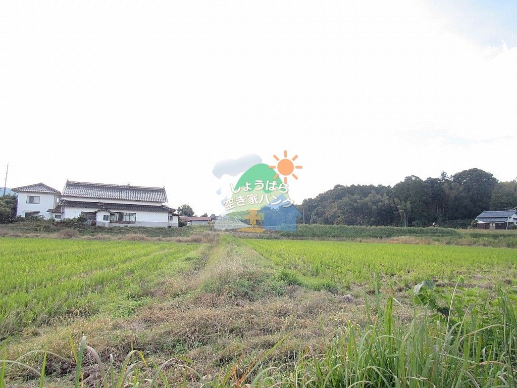Spacious 10DK House with Garage in Shobara City, Hiroshima - Thumbnail 3