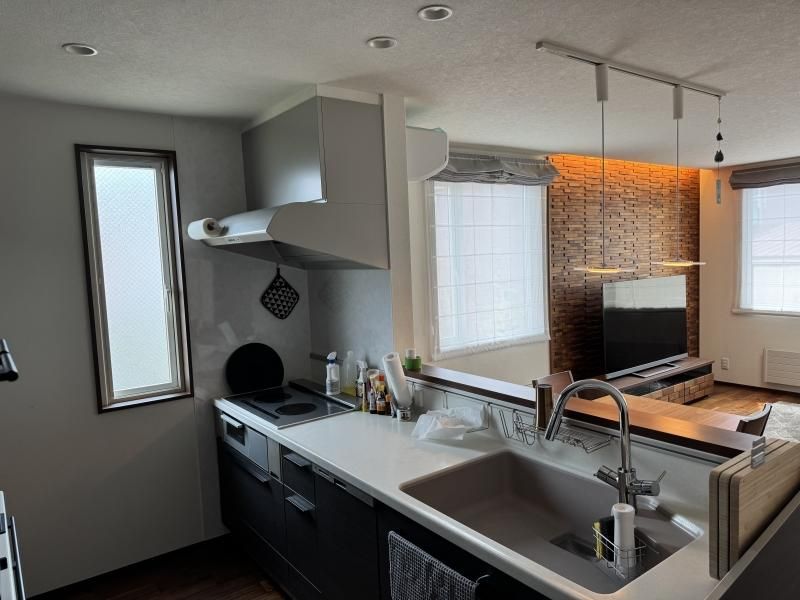 Two-Story House with 6 Rooms in Iwanai, Hokkaido for Sale - Thumbnail 3