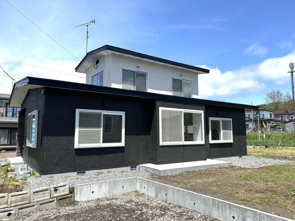 Renovated 3LDK House in Toyako-cho, Hokkaido - 15,990,000 Yen - Thumbnail 3