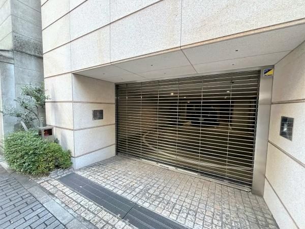 2LDK Corner Apartment for Sale in Ginza, Chuo-ku, Tokyo - Thumbnail 2
