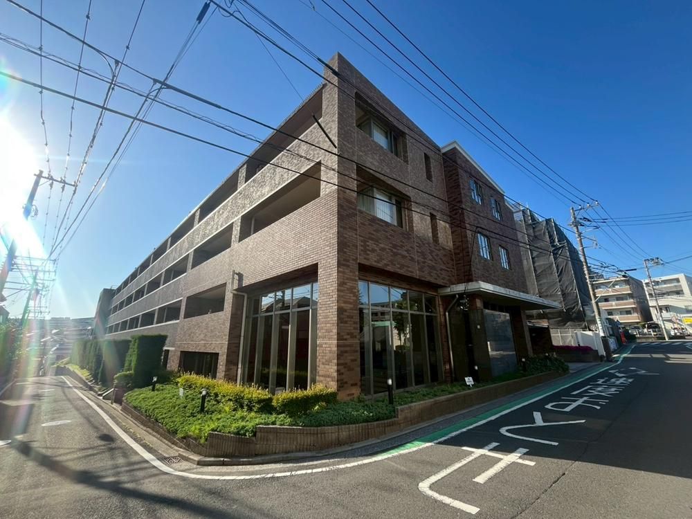 3LDK Apartment for Sale in Minami Ward, Yokohama - 71.82m2 - Thumbnail 2