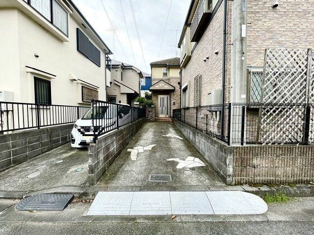 2000-Built 3LDK Detached House for Sale in Hachioji, Tokyo - Thumbnail 2
