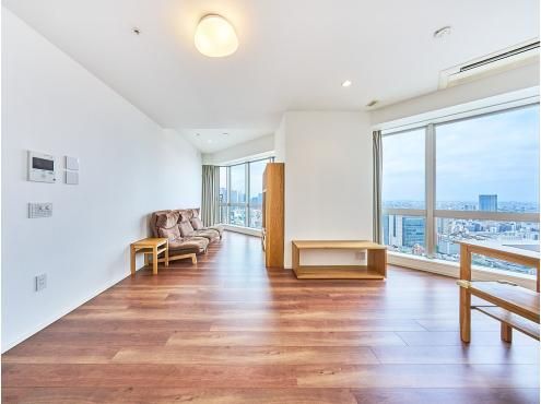 2LDK Apartment on 42nd Floor in Shinjuku, Tokyo - 220 Million Yen - Thumbnail 4