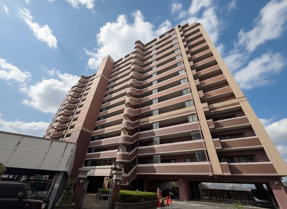 New 13-Story Apartment Near Nagasaki Station - Thumbnail 3