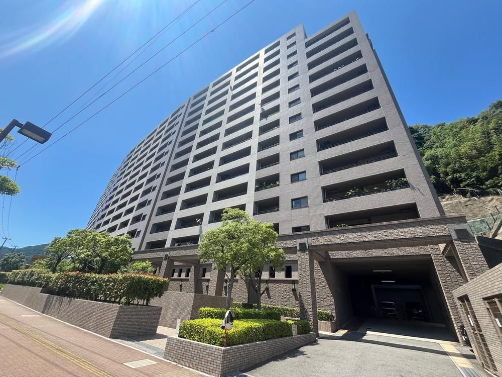 New 13-Story Apartment Near Nagasaki Station - Thumbnail 4