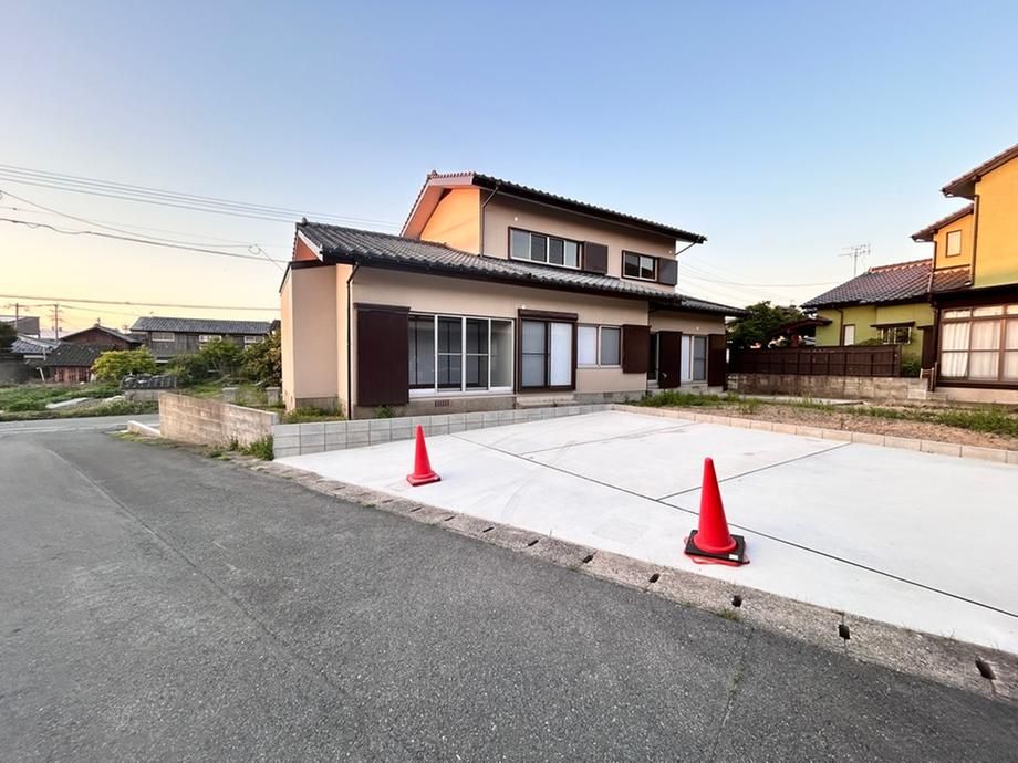 Renovated 4LDK+S House for Sale in Kurume, Fukuoka - Thumbnail 2