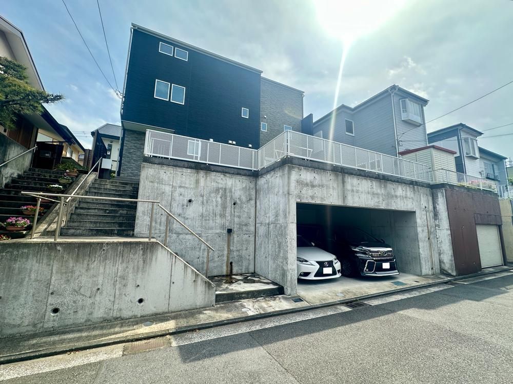 4LDK Custom-Built House in Yokosuka with Underground Garage - Thumbnail 4