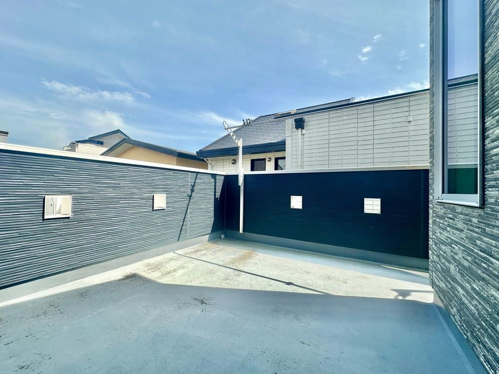 4LDK Custom-Built House in Yokosuka with Underground Garage - Thumbnail 3