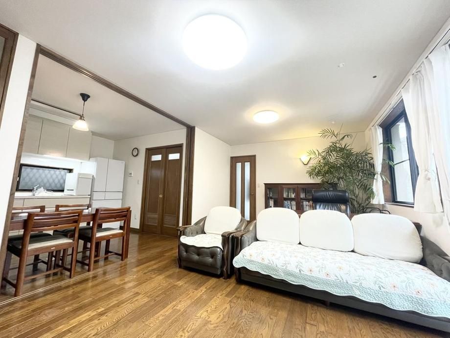 Renovated 2LDK House in Nakano, Tokyo - 78.9M Yen - Thumbnail 2