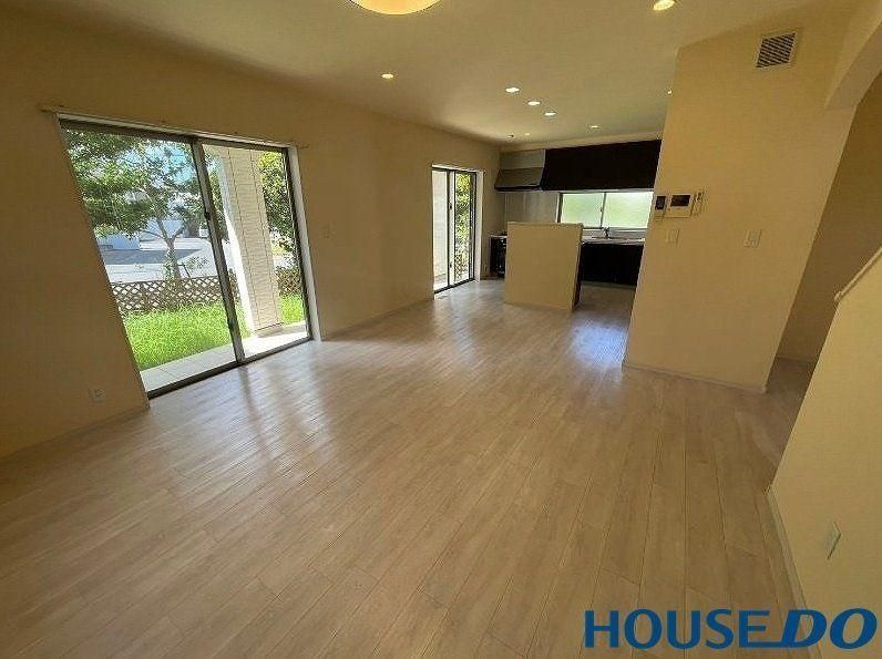 5LDK Detached House for Sale in Yomitan Village, Okinawa - 186m2 - Thumbnail 3