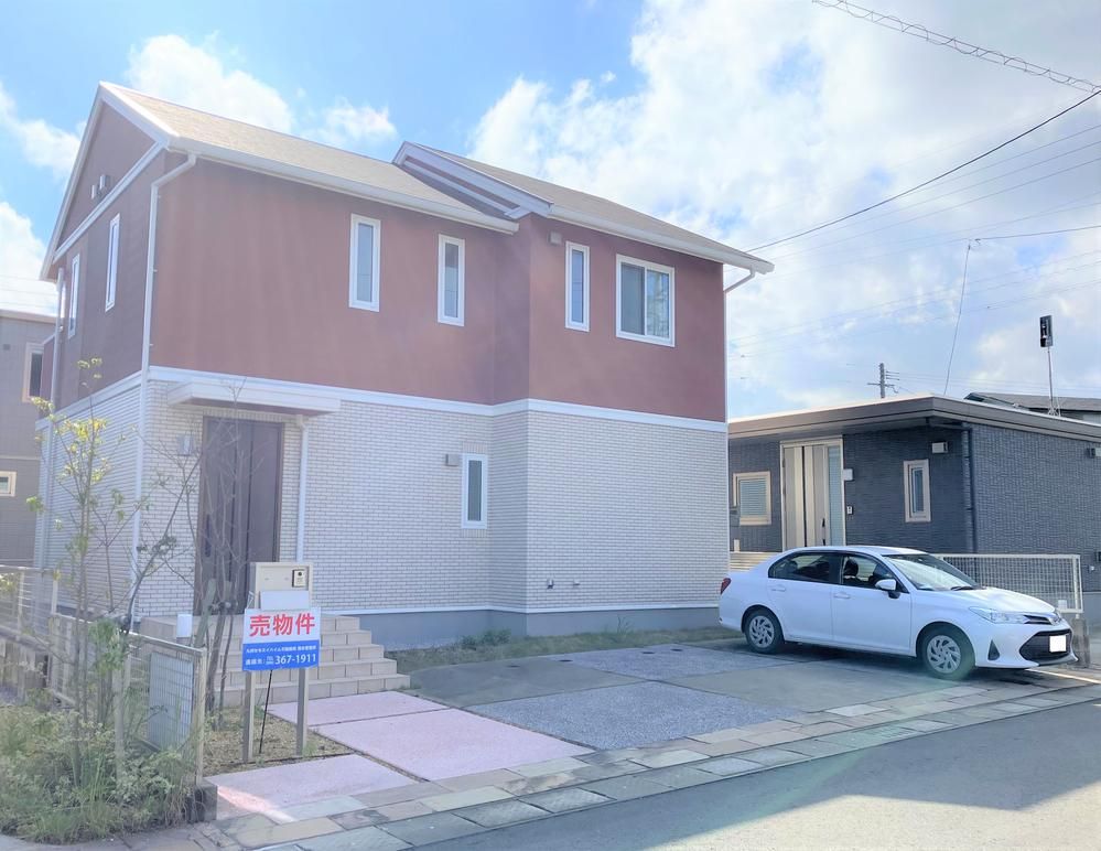 3LDK Modern House in Miyazaki City with Solar Power - Thumbnail 2