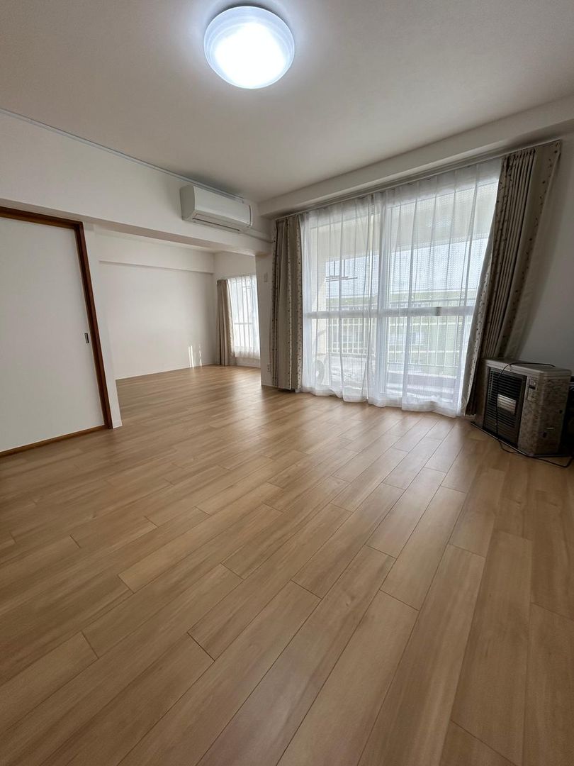 3LDK Renovated Apartment in Sapporo Nishi Ward for 18.8 Million Yen - Thumbnail 4