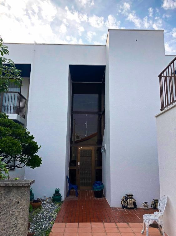 Spacious 6LDK House with Large Garden in Naha, Okinawa - Thumbnail 2