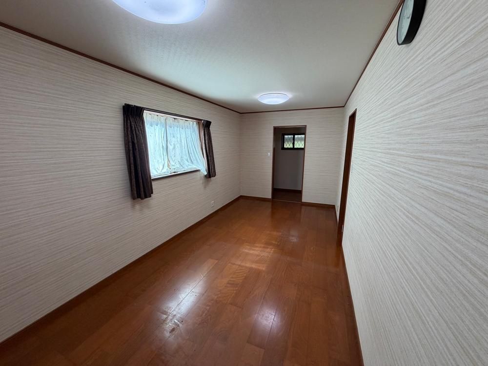 Spacious 4LDK House in Mobara, Chiba with Parking for 4 Cars - Thumbnail 3