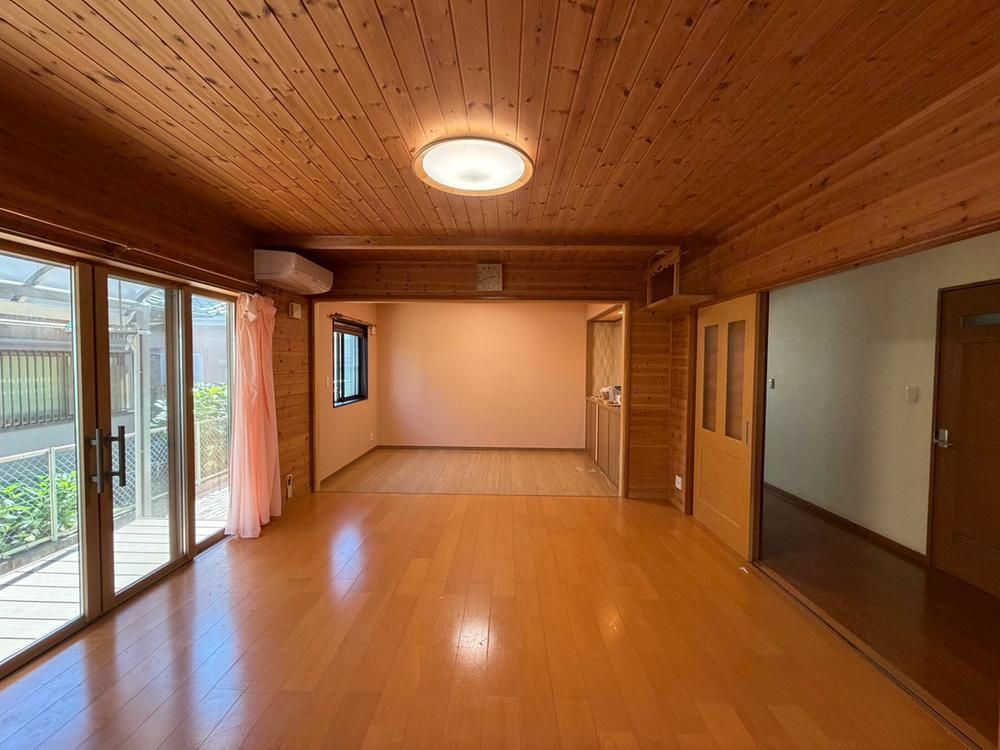 Spacious 4LDK House in Mobara, Chiba with Parking for 4 Cars - Thumbnail 2
