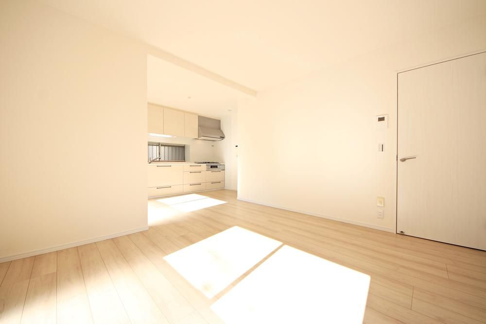 Renovated 3LDK House in Honjo, Saitama - 77m2 on 136m2 Land - Thumbnail 2