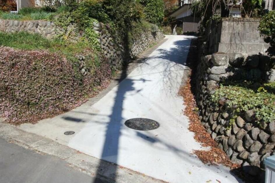 6LDK House with Large Garden and Field in Akiruno City, Tokyo - Thumbnail 4