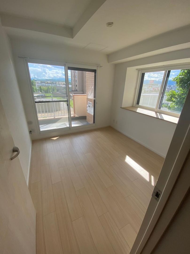 3LDK+S Renovated Apartment in Sapporo's Atsubetsu Ward, 104m2 - Thumbnail 4