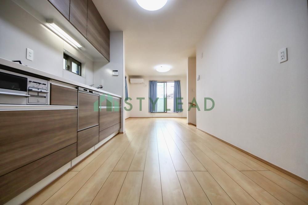 2LDK+S Detached House for Sale in Honmoku Motomachi, Yokohama - Thumbnail 3