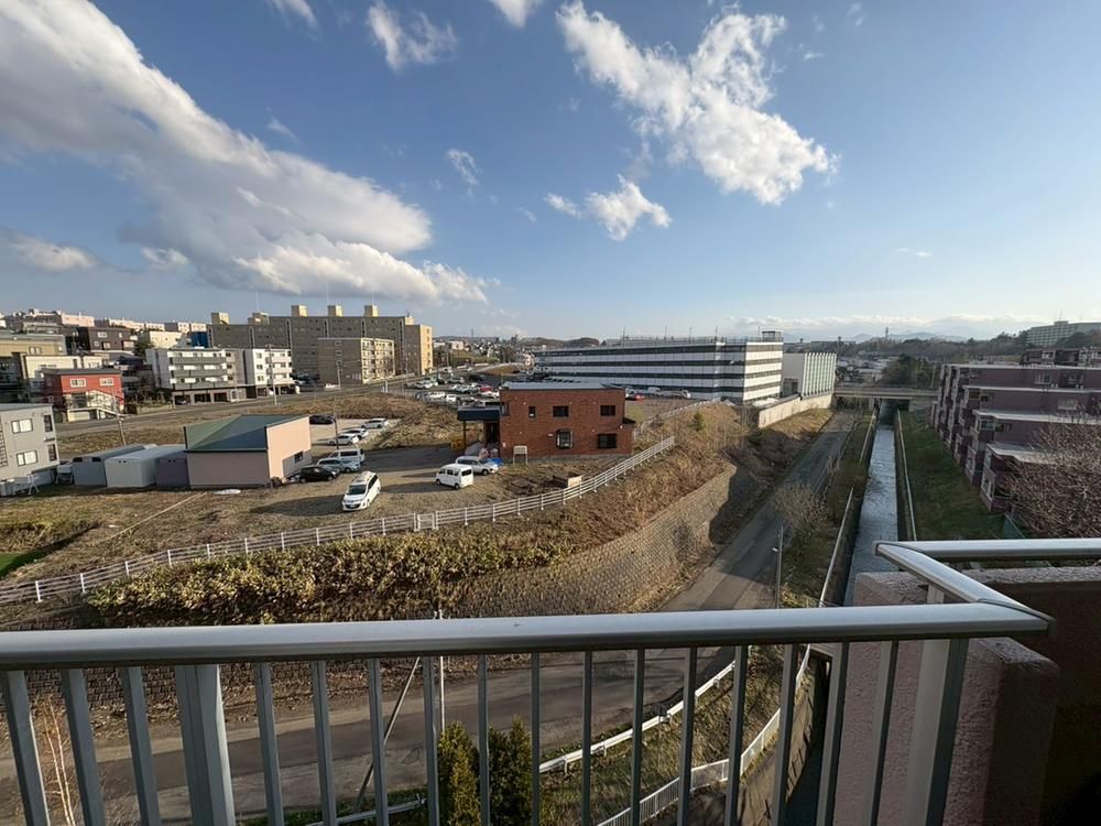 3LDK Apartment for Sale in Toyohira, Sapporo - 52.8m2 - Thumbnail 2