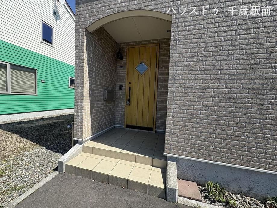 4LDK Renovated House in Tomakomai, Hokkaido - 103.5m2 - Thumbnail 2