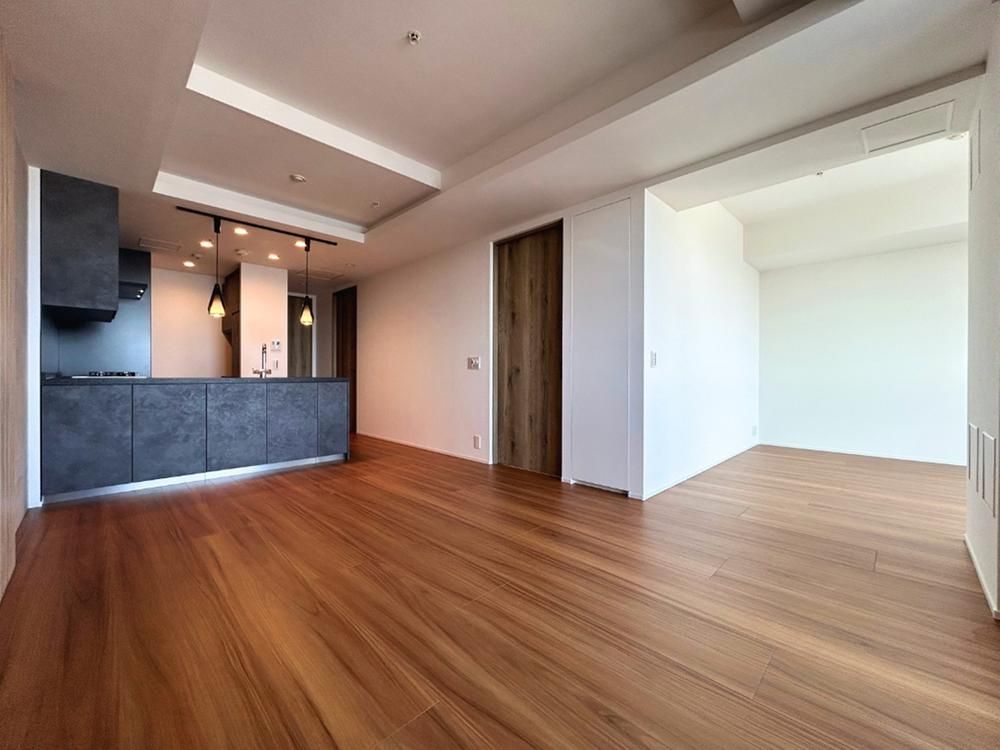 1LDK Apartment in Shinjuku, Tokyo - 70.75m2 - 32nd Floor - Thumbnail 4