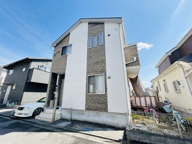 4LDK Detached House with Solar Panels in Akiruno, Tokyo - Thumbnail 3