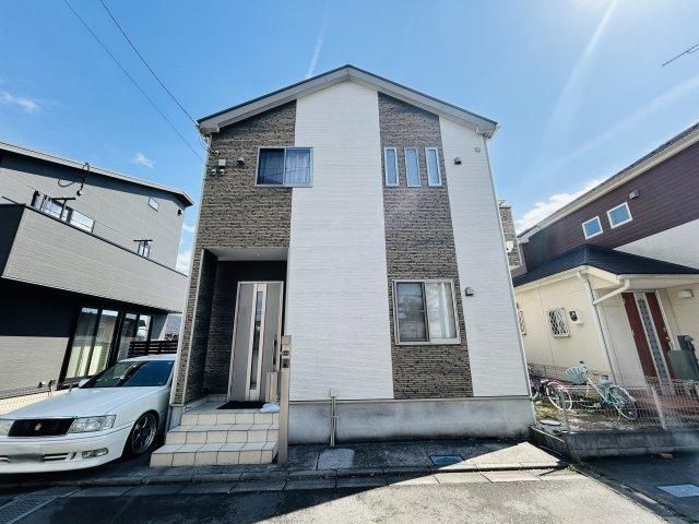 4LDK Detached House with Solar Panels in Akiruno, Tokyo - Thumbnail 2