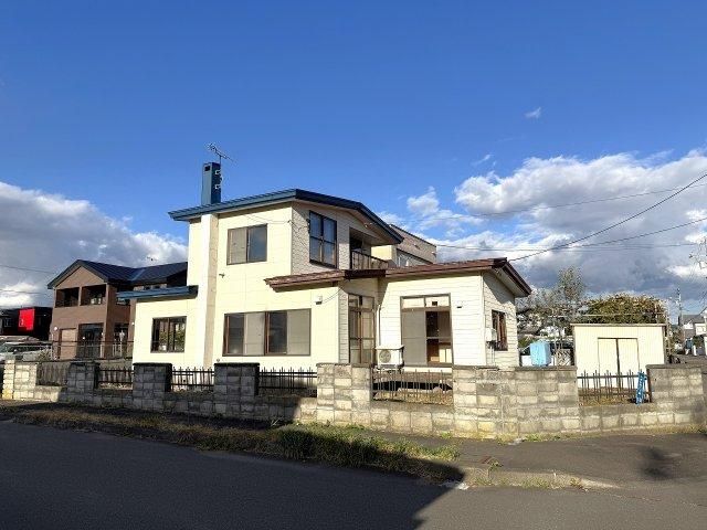 4LDK Detached House for Sale in Tomakomai, Hokkaido - Thumbnail 3