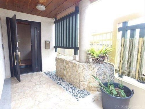 Spacious 7LDK RC House for Sale in Naha, Okinawa - Thumbnail 3
