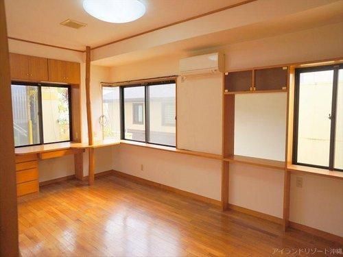 Spacious 7LDK RC House for Sale in Naha, Okinawa - Thumbnail 4