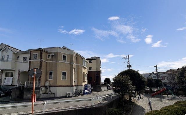 Renovated 3LDK Apartment for Sale in Minami Ward, Yokohama - Thumbnail 2