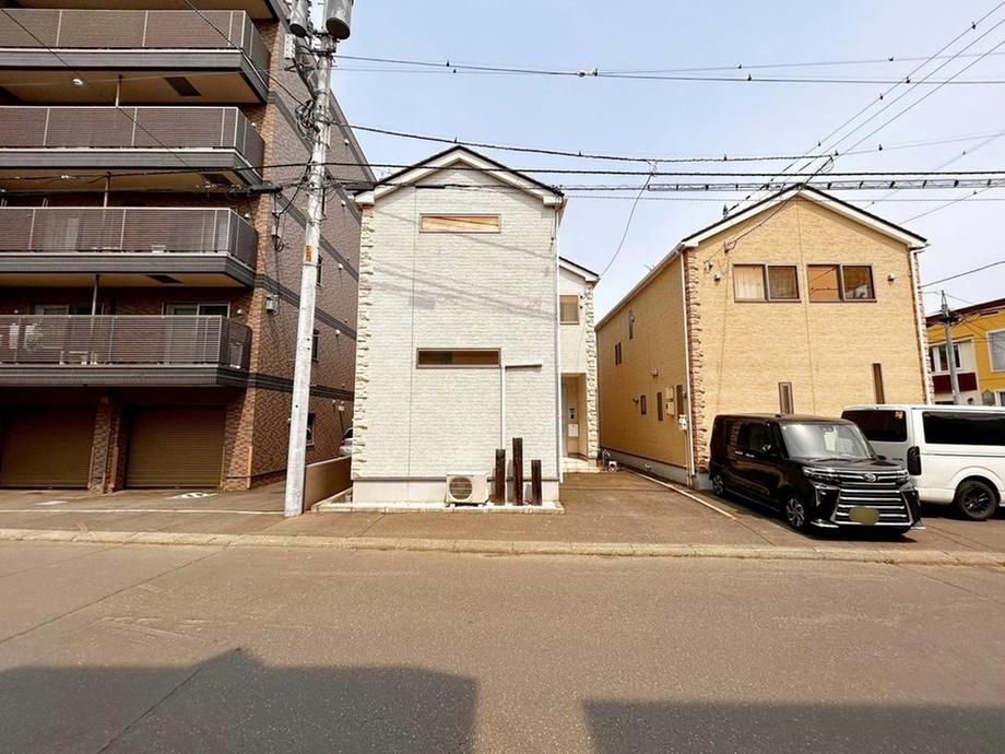 4LDK House for Sale in Toyohira-ku, Sapporo - 98.01m² - Thumbnail 3