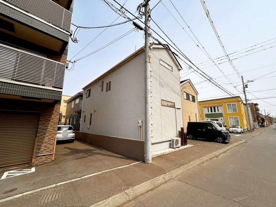 4LDK House for Sale in Toyohira-ku, Sapporo - 98.01m² - Thumbnail 2