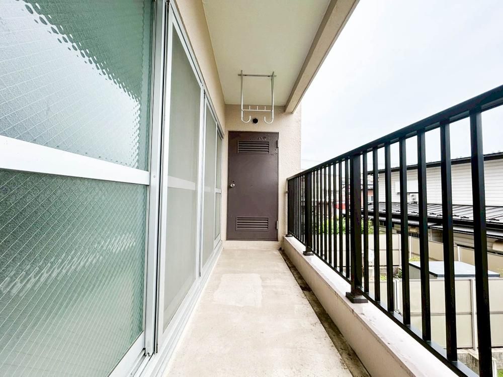 Renovated 2LDK Apartment in Kitayama, Sendai, Miyagi - Thumbnail 3